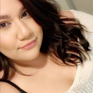 Meet your Posher, Isabel